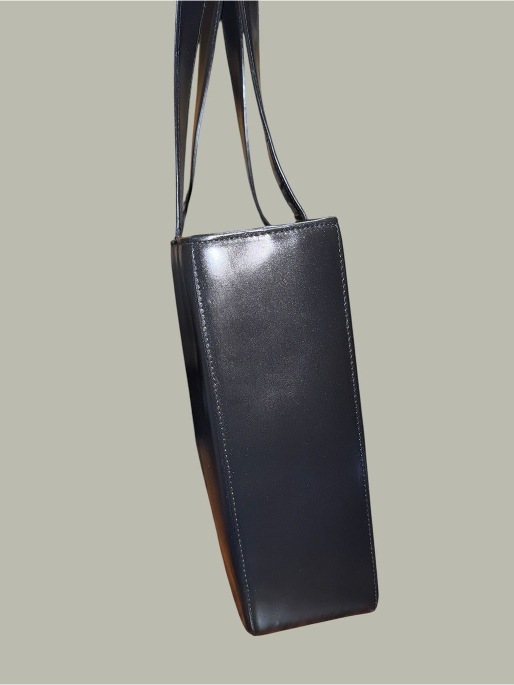 Chanel Fourre-Tout Tote Patent Leather - Picture 5 of 17